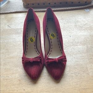 Elegant Burgundy Heels with Bow Detail